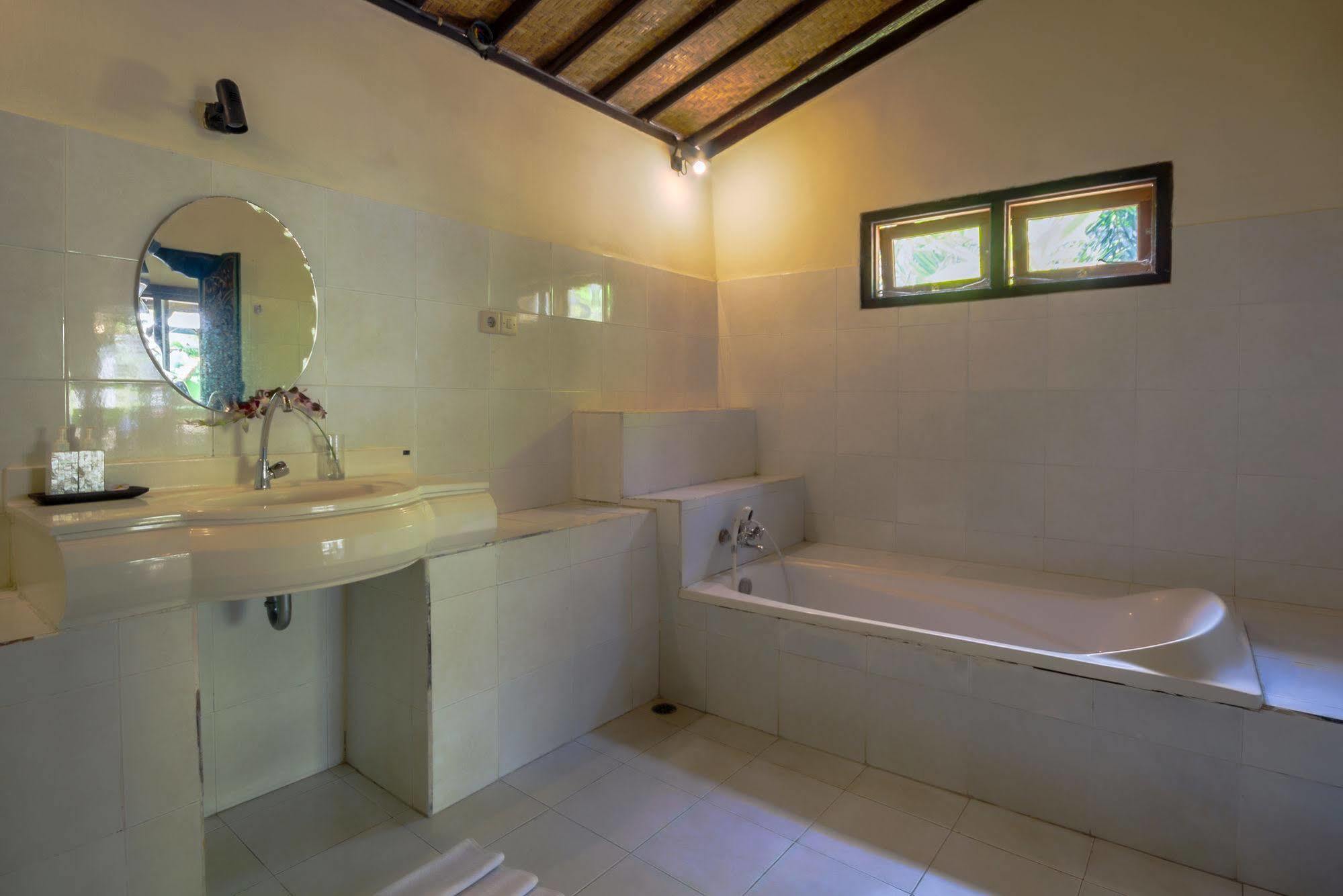 Loka Pala Villa Ubud  Exterior photo